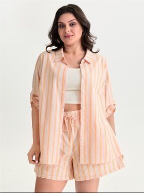 BloomChic Striped Peach Button-Up Shirt size 1X (14-16)